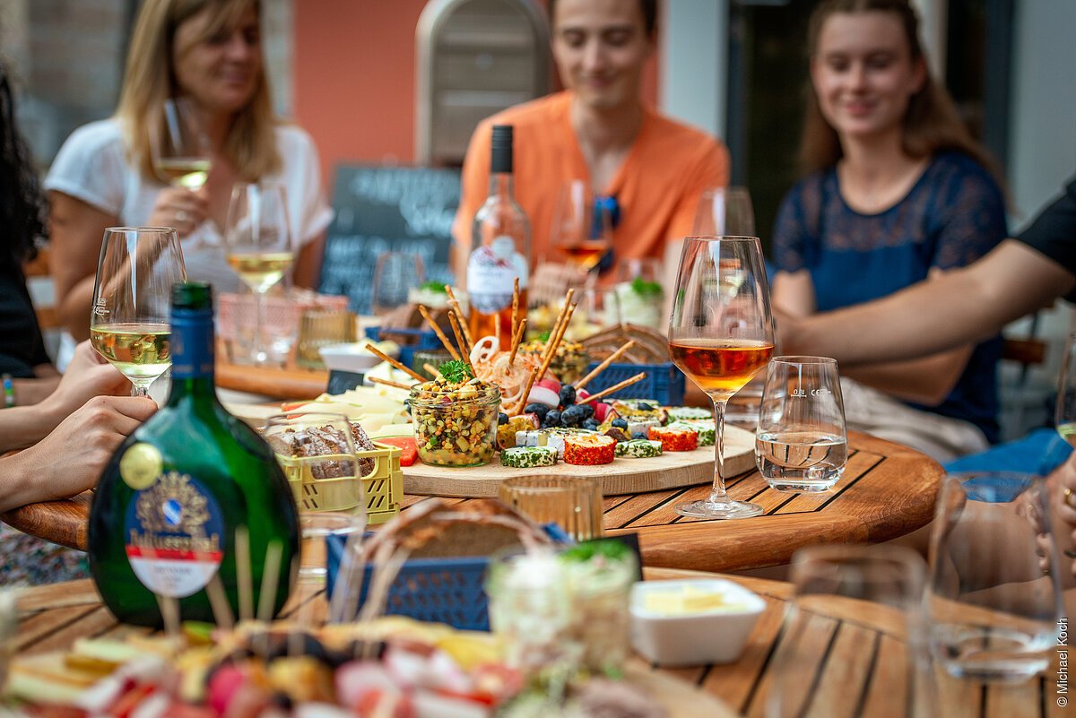 Weinfreundschaften (Iphofen, Fränkisches Weinland)